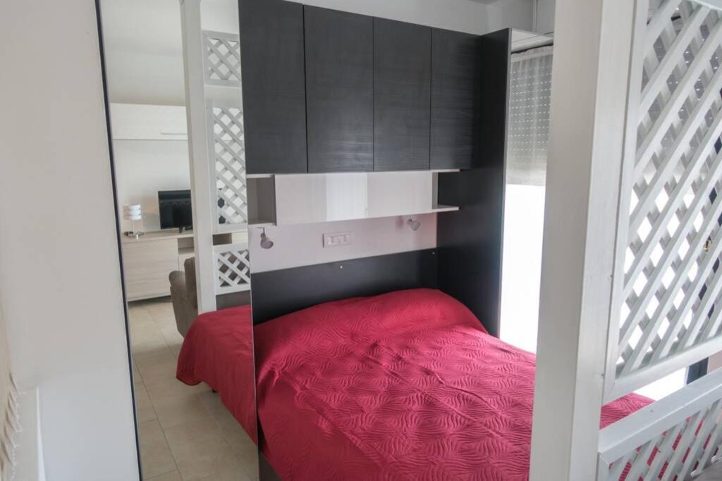 Apartment Victoria, cozy studio flat near Leonardo Academy Sesto Calende Exterior foto